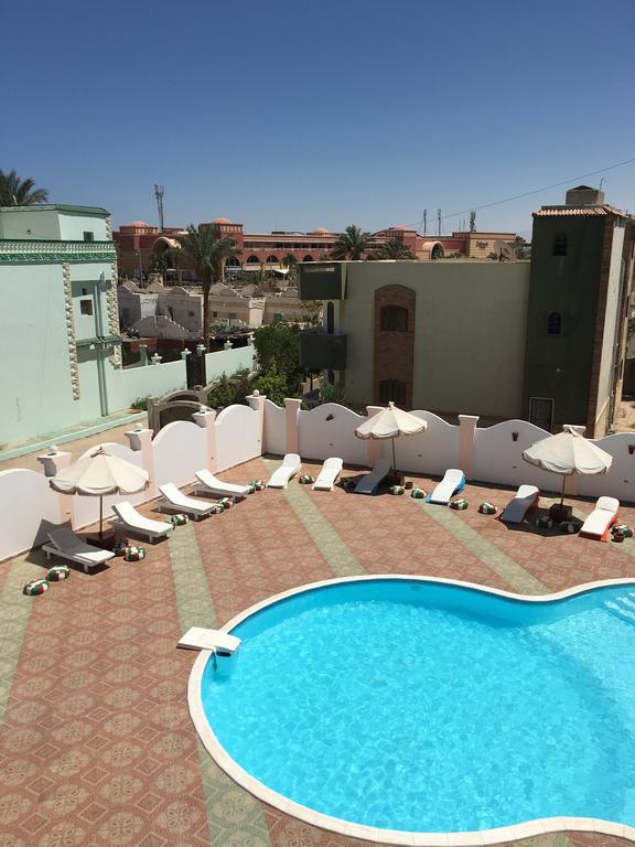 El Makramia Compound *