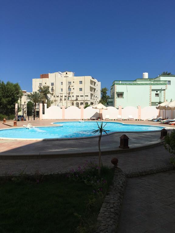 El Makramia Compound *